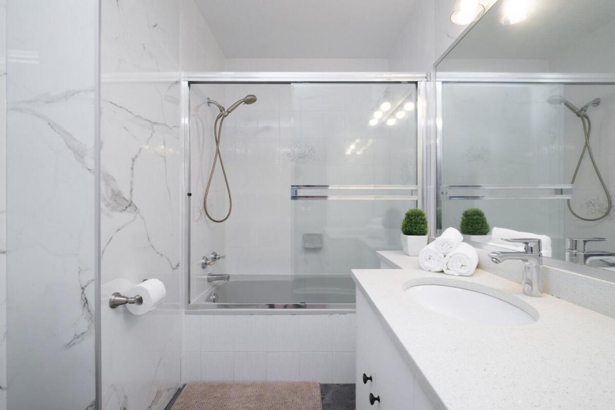 Spacious 4Br W Ensuites Mins To Downtown Yvr Ubc 溫哥華 外观 照片