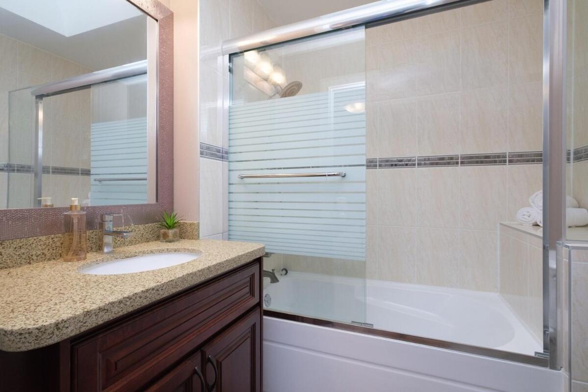 Spacious 4Br W Ensuites Mins To Downtown Yvr Ubc 溫哥華 外观 照片