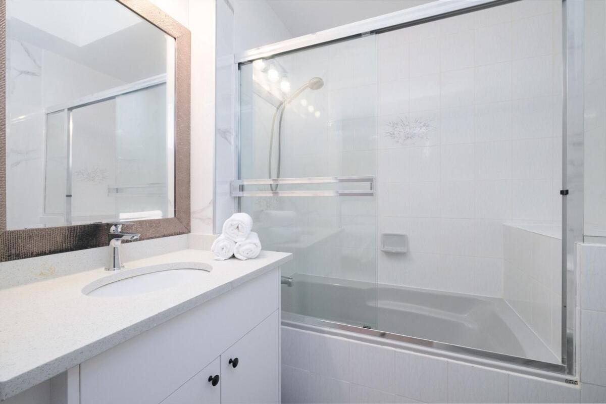 Spacious 4Br W Ensuites Mins To Downtown Yvr Ubc 溫哥華 外观 照片