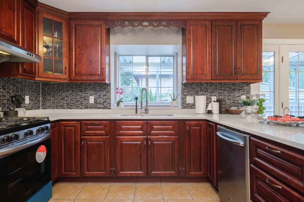 Spacious 4Br W Ensuites Mins To Downtown Yvr Ubc 溫哥華 外观 照片
